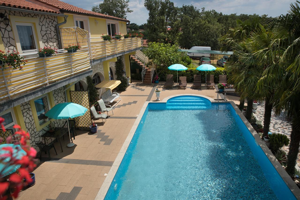 Apartment Paradis